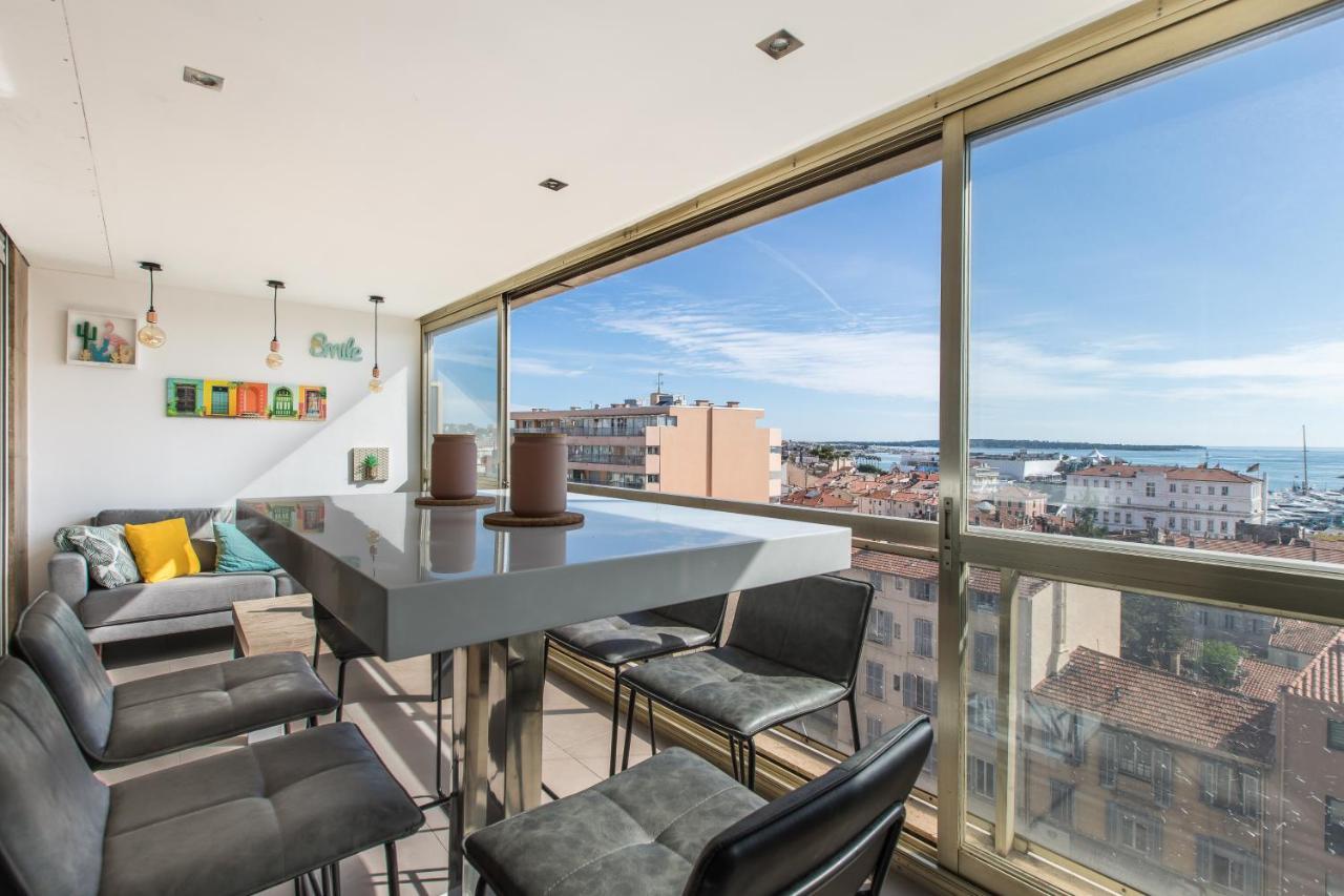 Lb Vacation Rentals I Admire Panoramic Ocean Views Through Walls Of Windows كان المظهر الخارجي الصورة