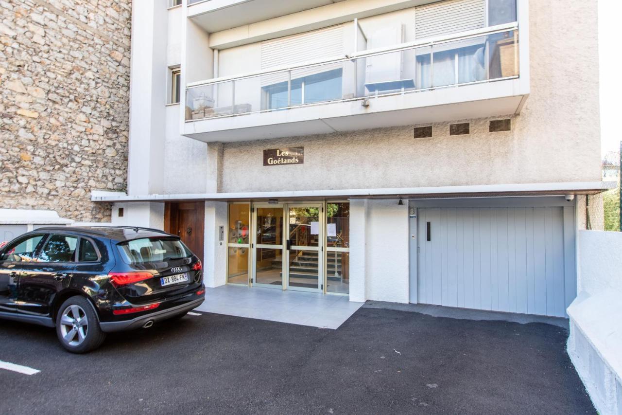 Lb Vacation Rentals I Admire Panoramic Ocean Views Through Walls Of Windows كان المظهر الخارجي الصورة
