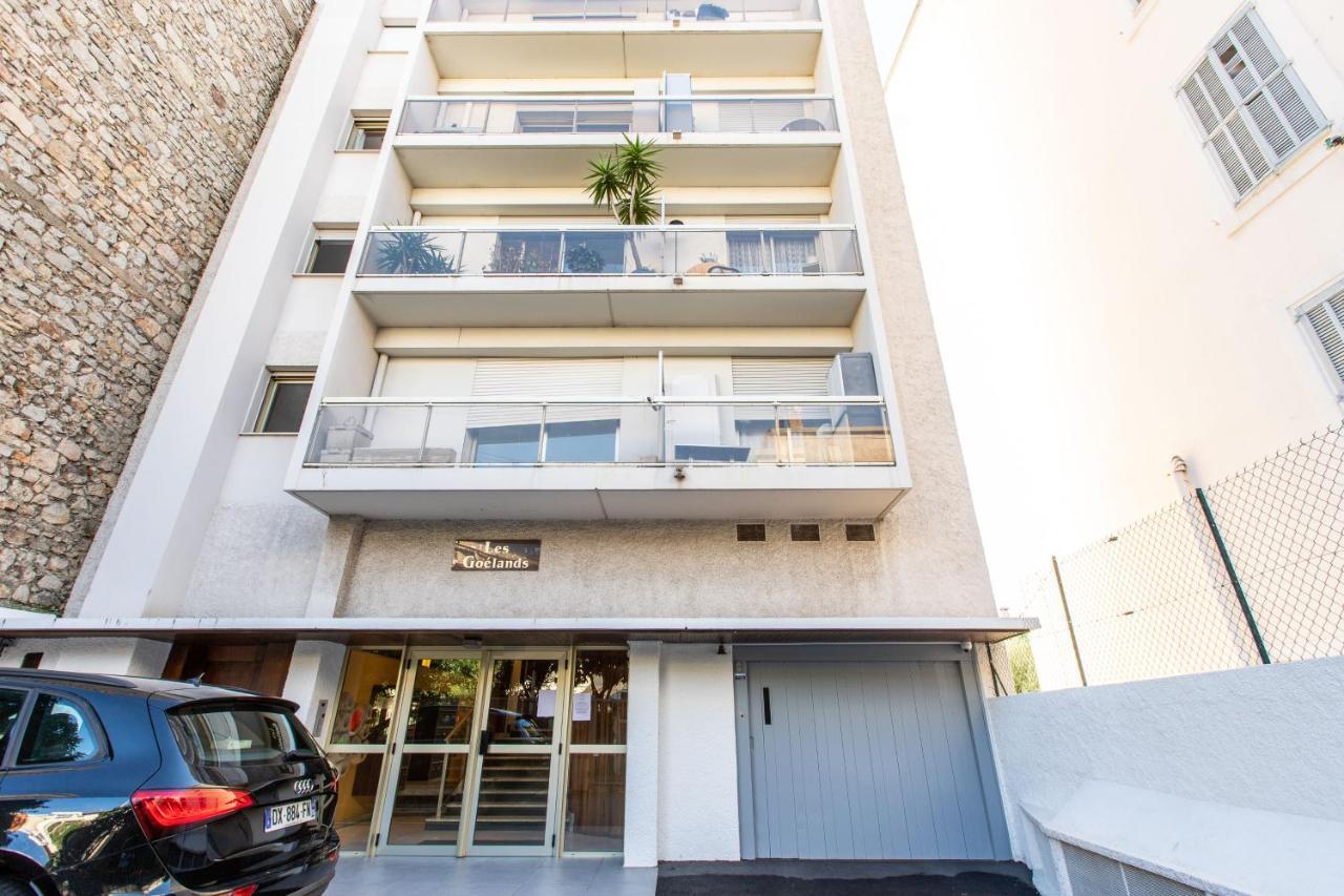 Lb Vacation Rentals I Admire Panoramic Ocean Views Through Walls Of Windows كان المظهر الخارجي الصورة